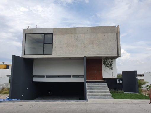 CASA NUEVA EN LOMAS DEL MOLINO I (NORTE)