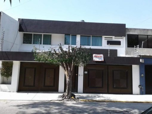 CASA EN COL. ANDRADE