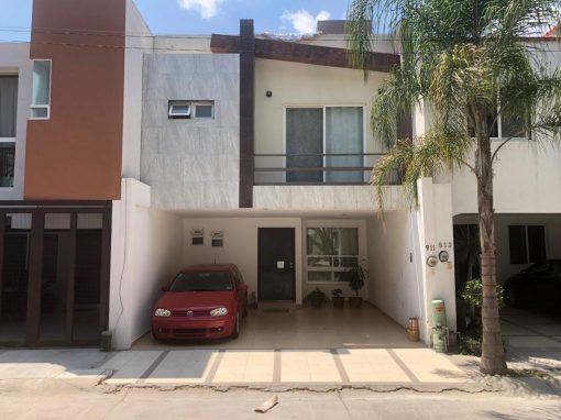 CASA EN FRACCIONAMIENTO COYOACAN (SUR)