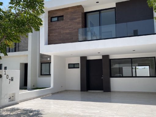 CASA EN RENTA UBICADA EN RESIDENCIAL MAYORAZGO, LEÓN GUANAJUATO.